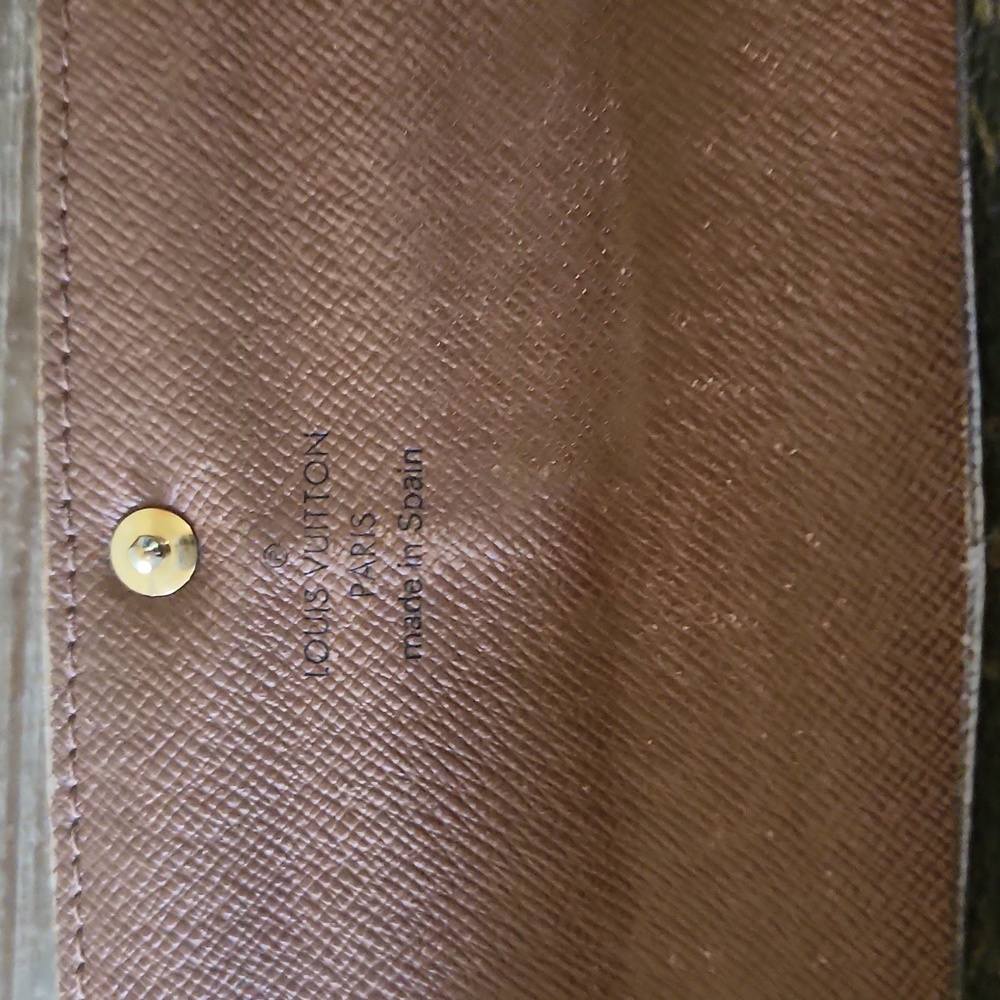 Louis Vuitton Sarah Monogram Wallet - Picture 6 of 12